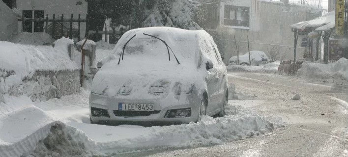 Σαρώνει τη χώρα η «Χιόνη»: Εντονη χιονόπτωση σε Φθιώτιδα, Πήλιο και Βέροια